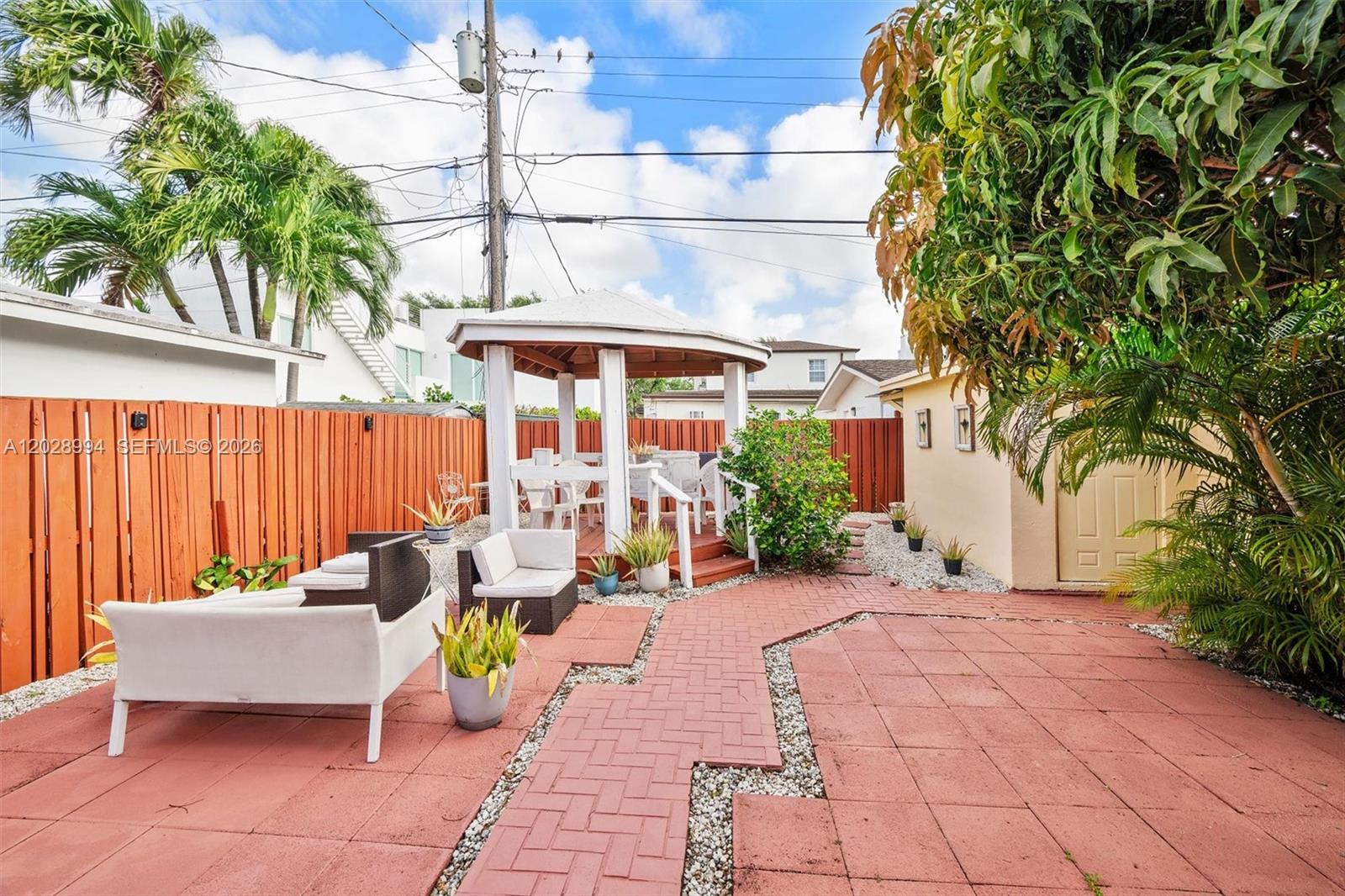 1727 SW 11th Terrace