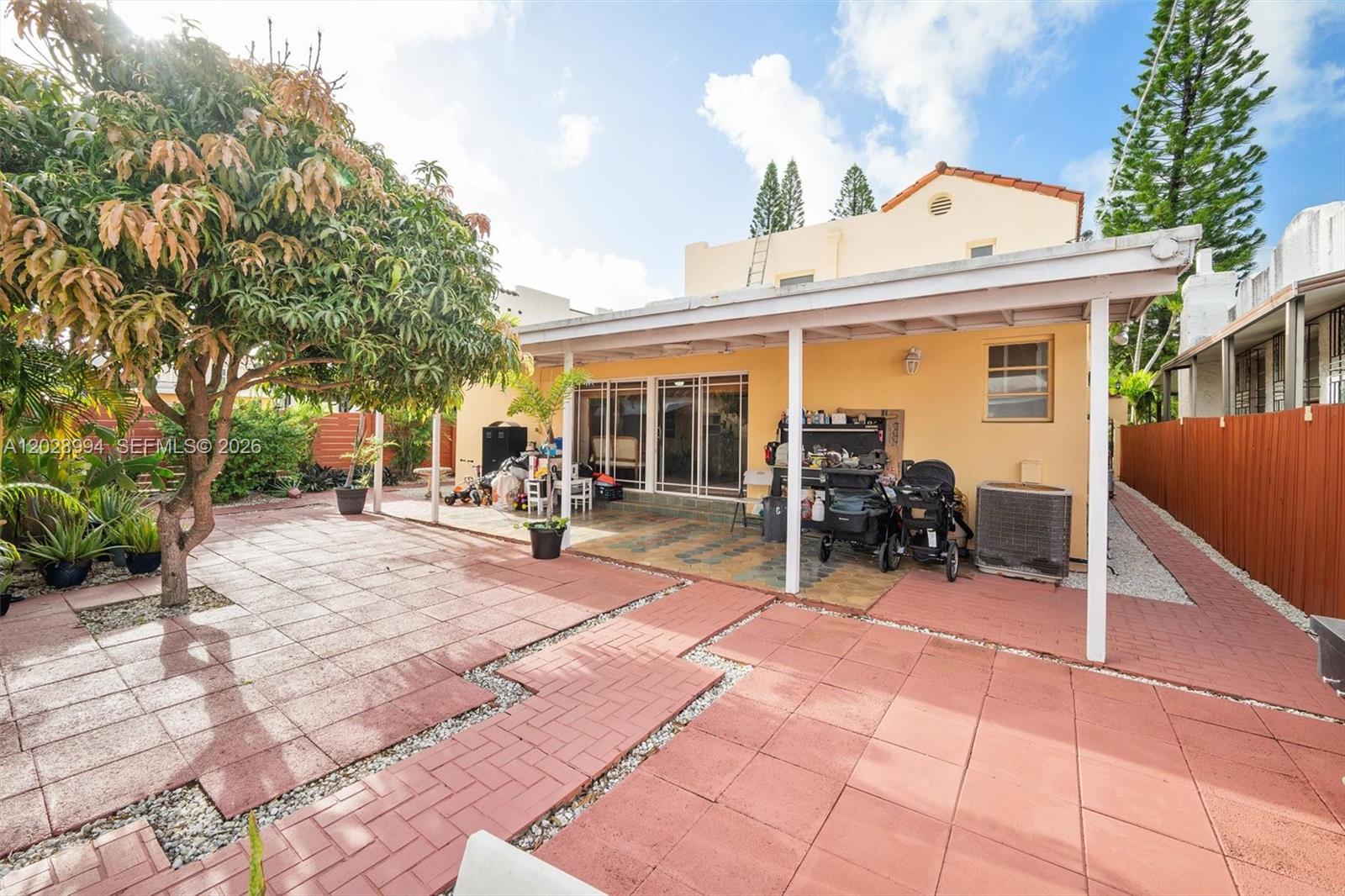 1727 SW 11th Terrace