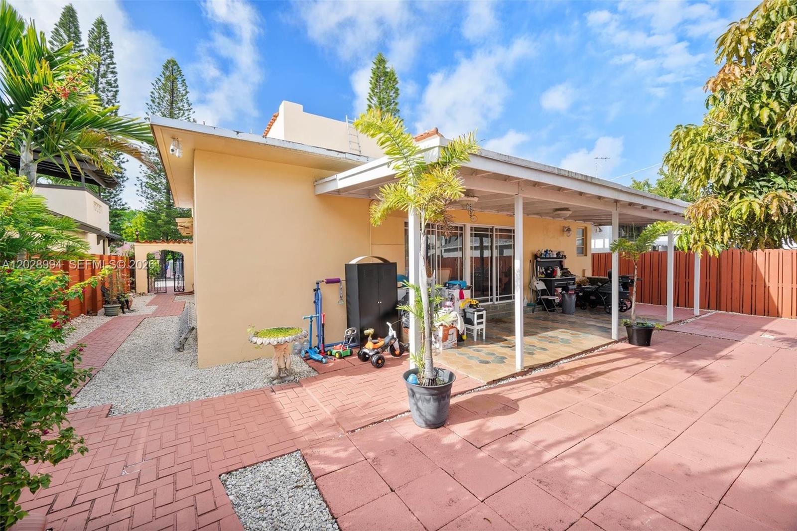 1727 SW 11th Terrace