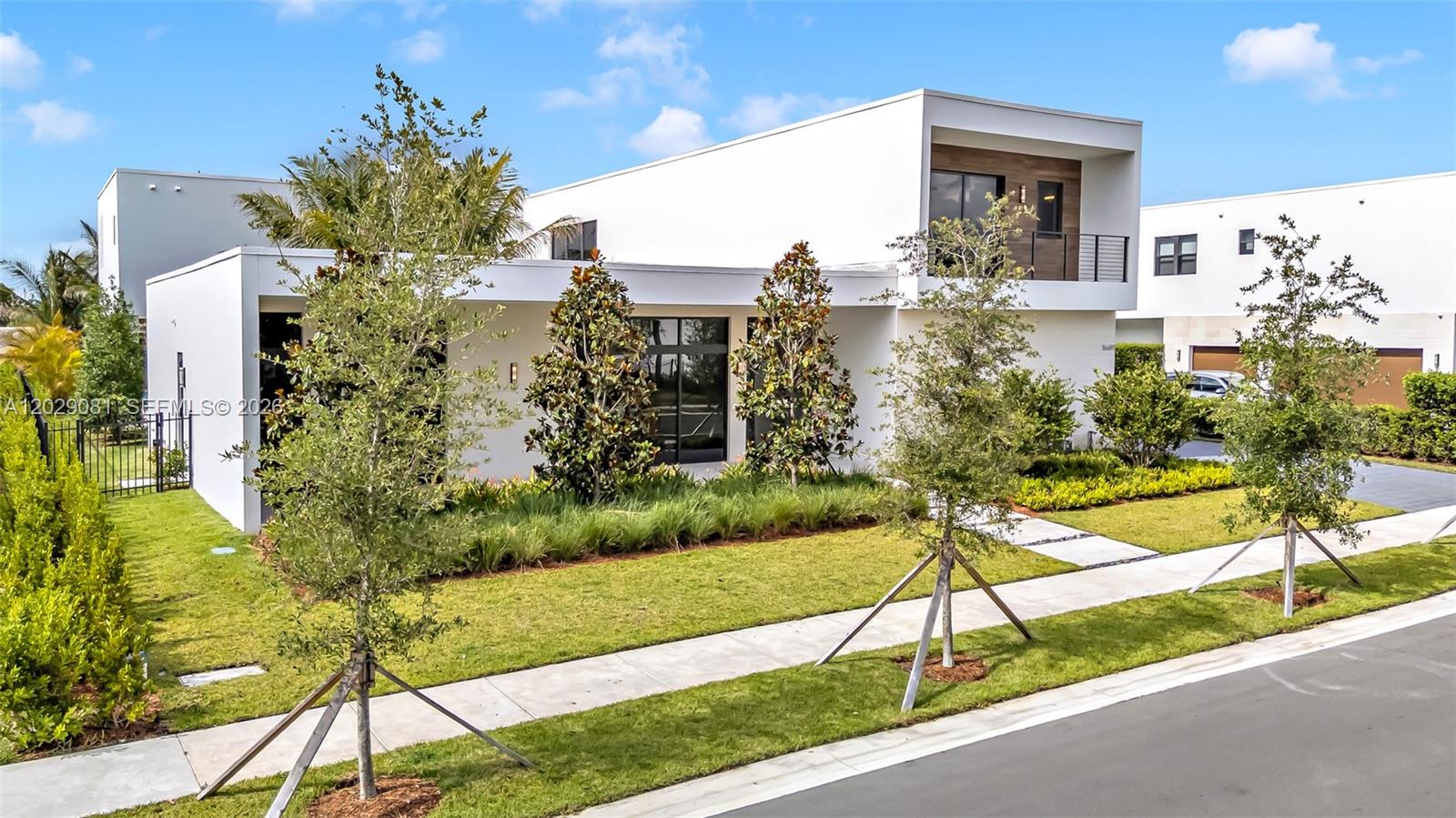 16689 N Botaniko Drive