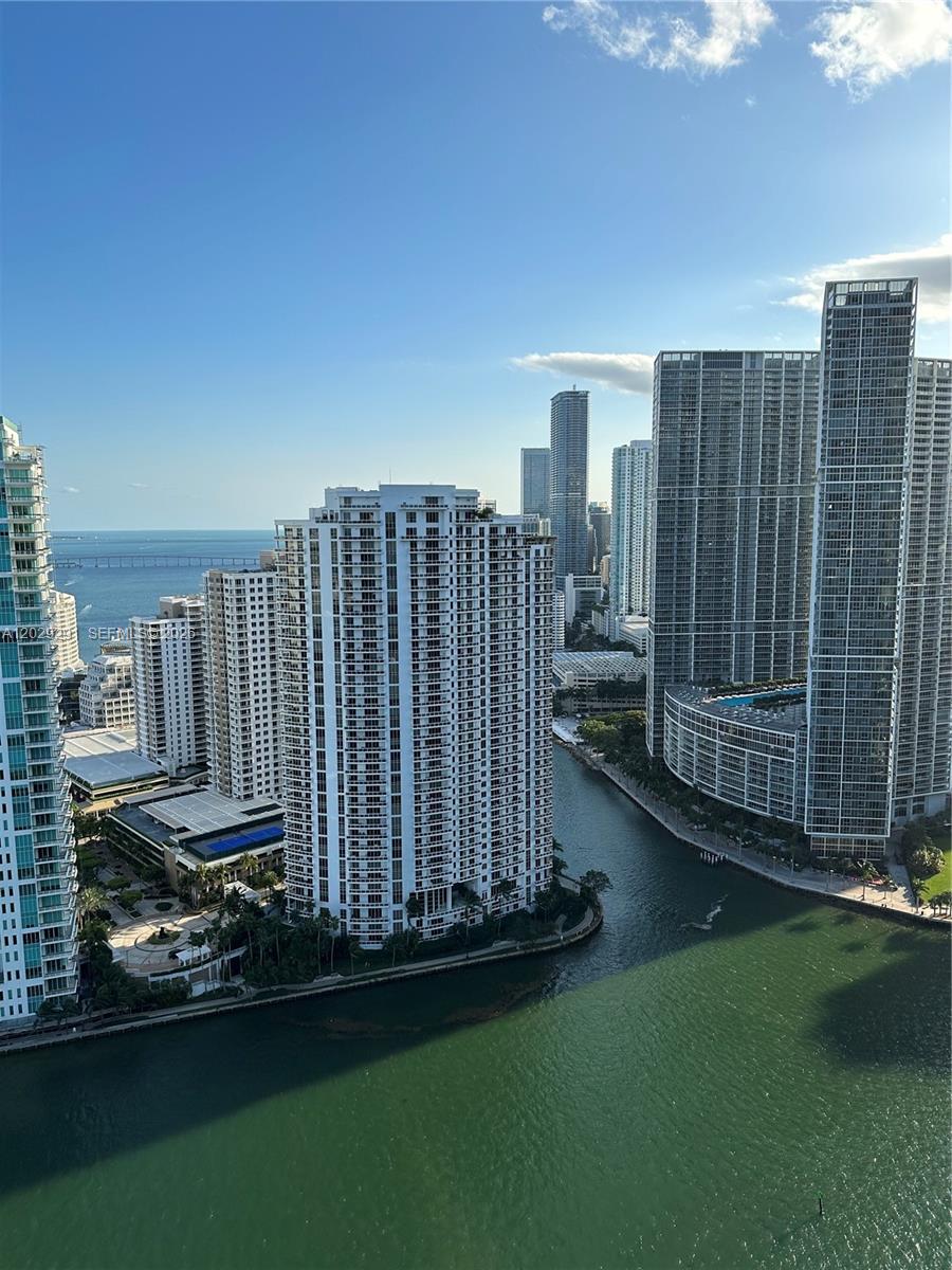 325 S Biscayne Boulevard