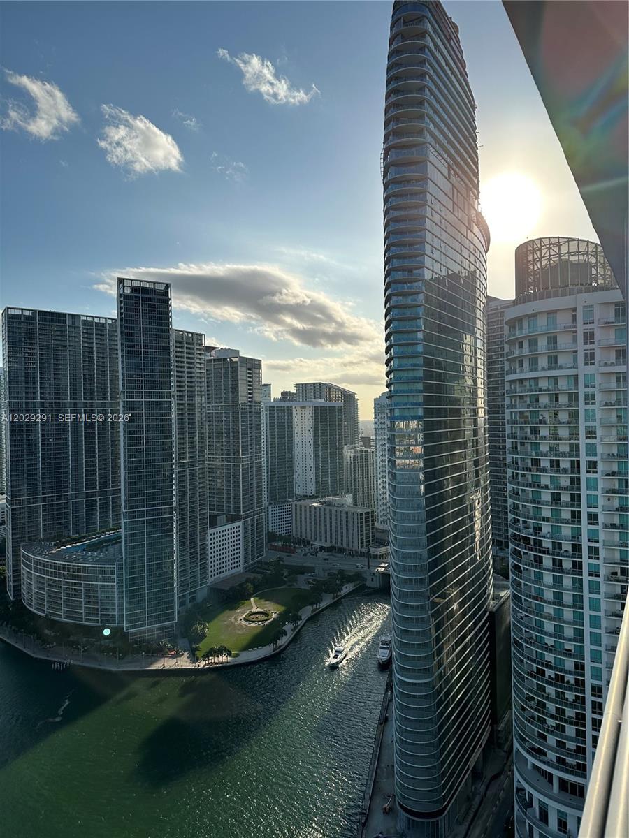 325 S Biscayne Boulevard