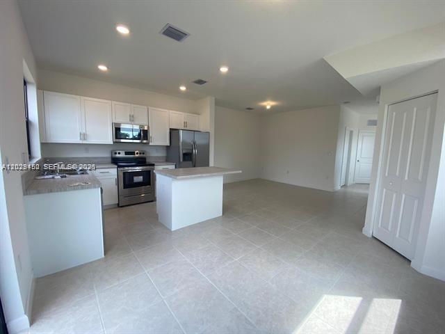 593 NE 208th Terrace