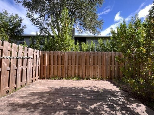 327 NE 208th Terrace