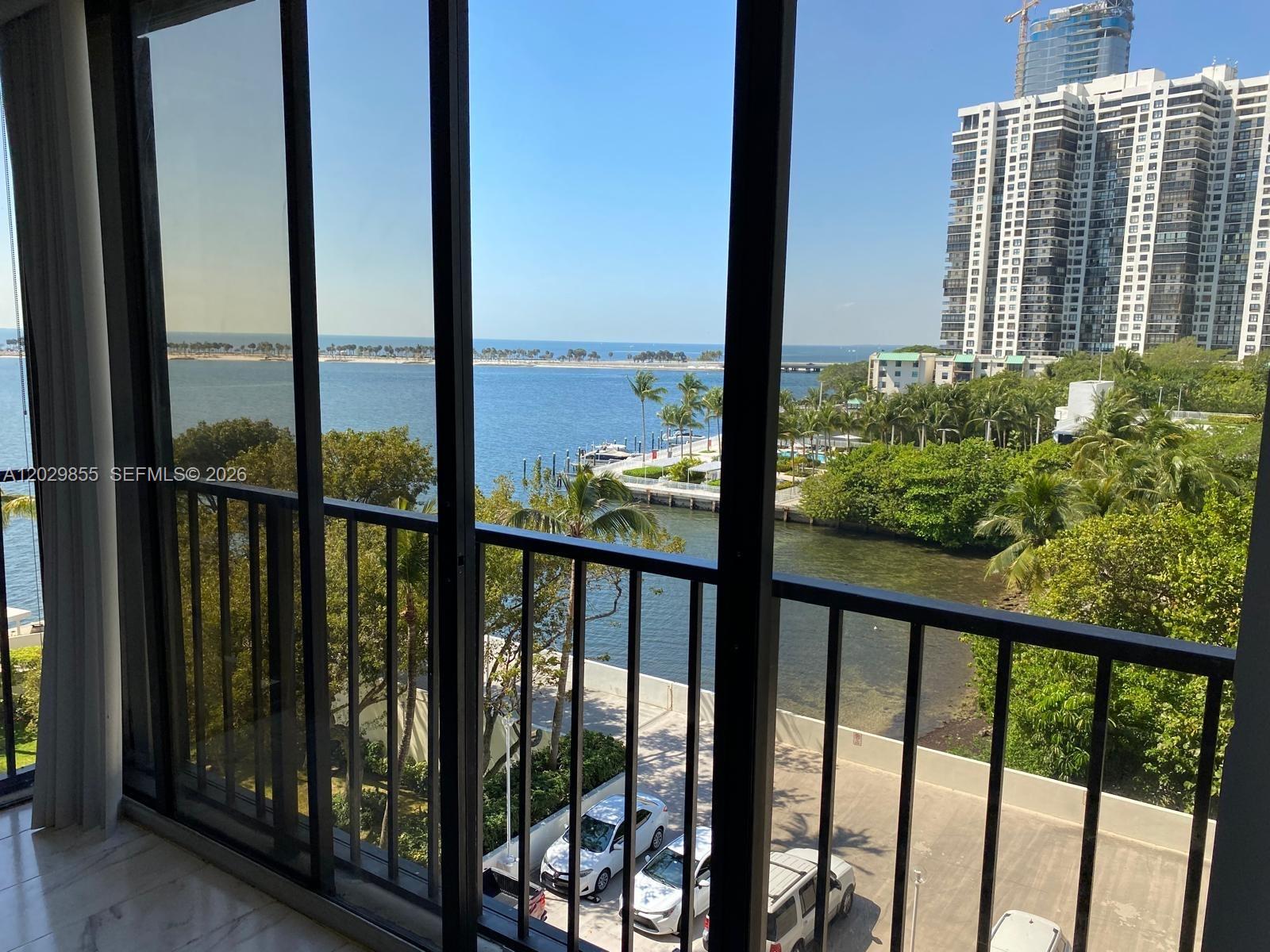 1925 Brickell Avenue
