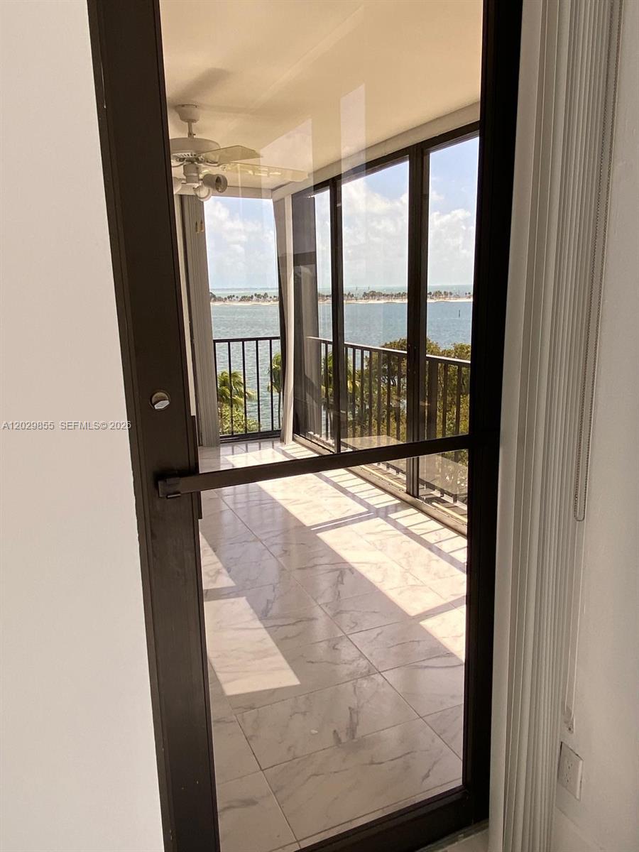 1925 Brickell Avenue