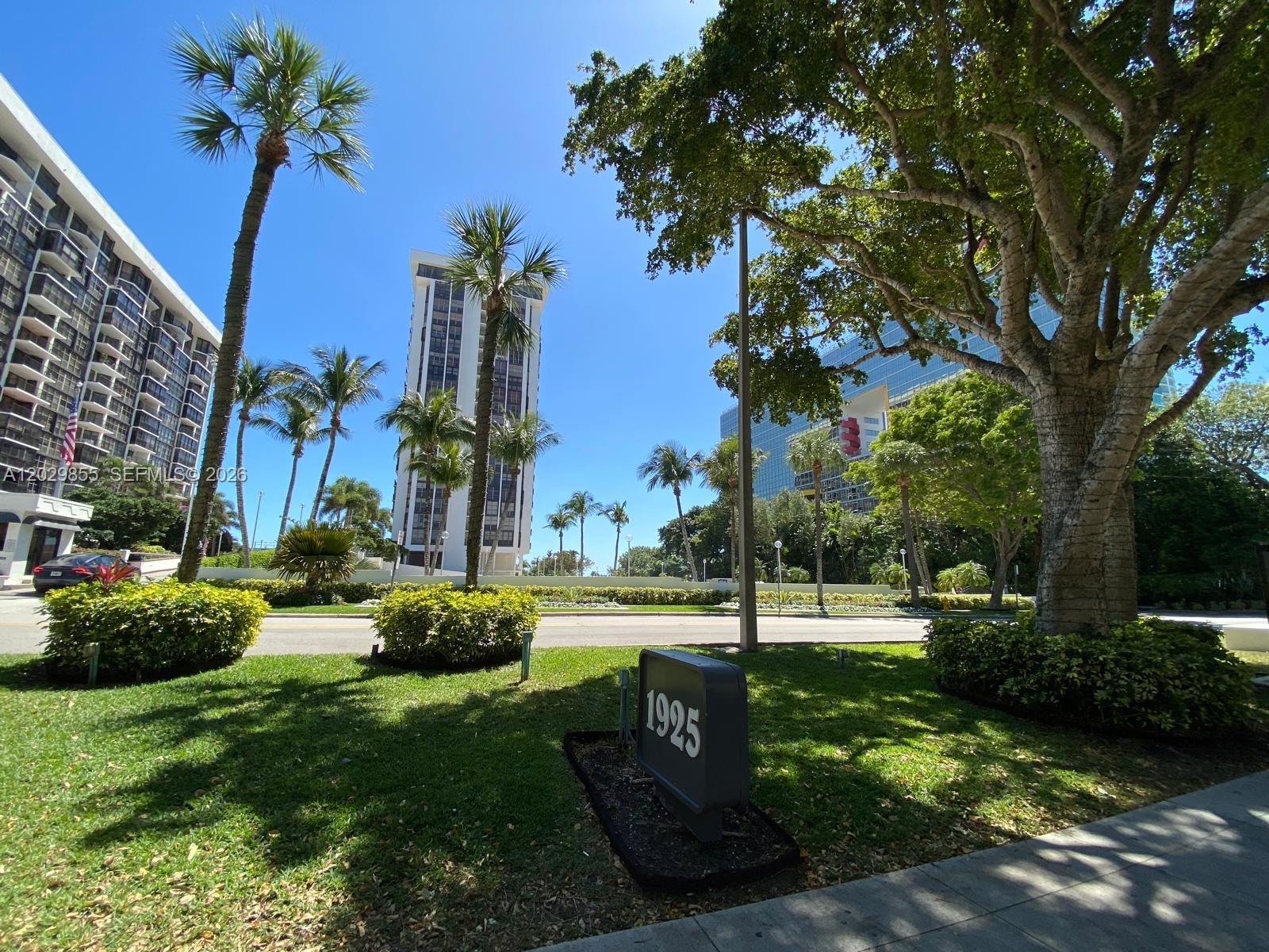 1925 Brickell Avenue