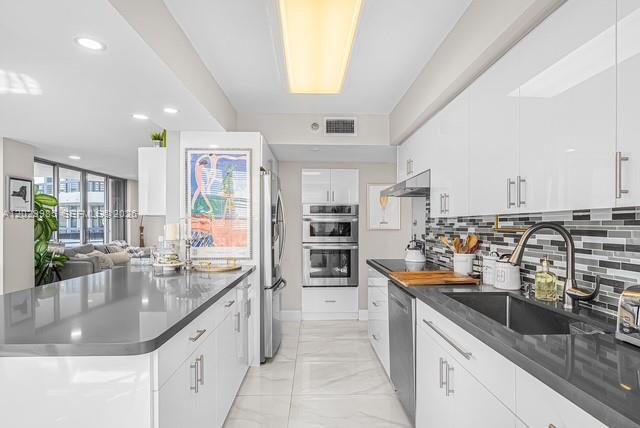 3500 Mystic Pointe Drive