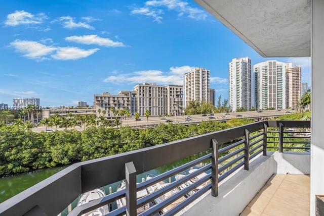 3500 Mystic Pointe Drive