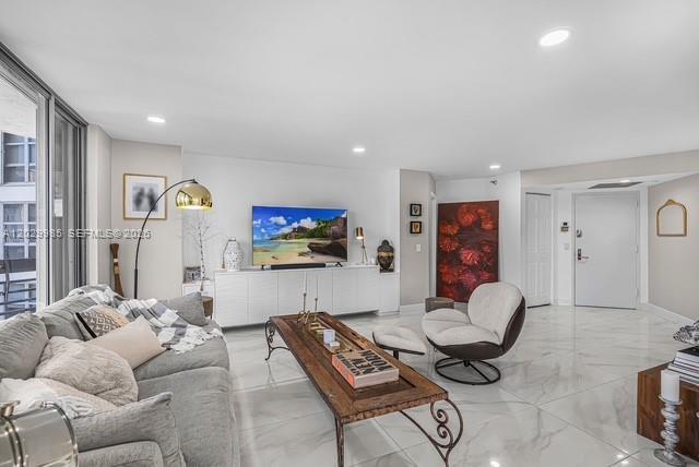 3500 Mystic Pointe Drive