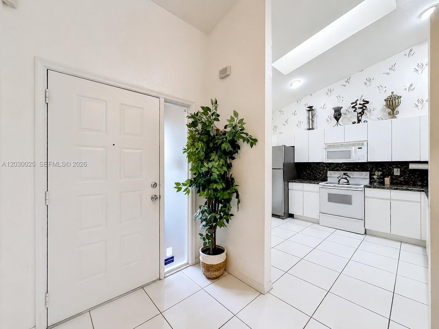 5591 Royal Lake Circle