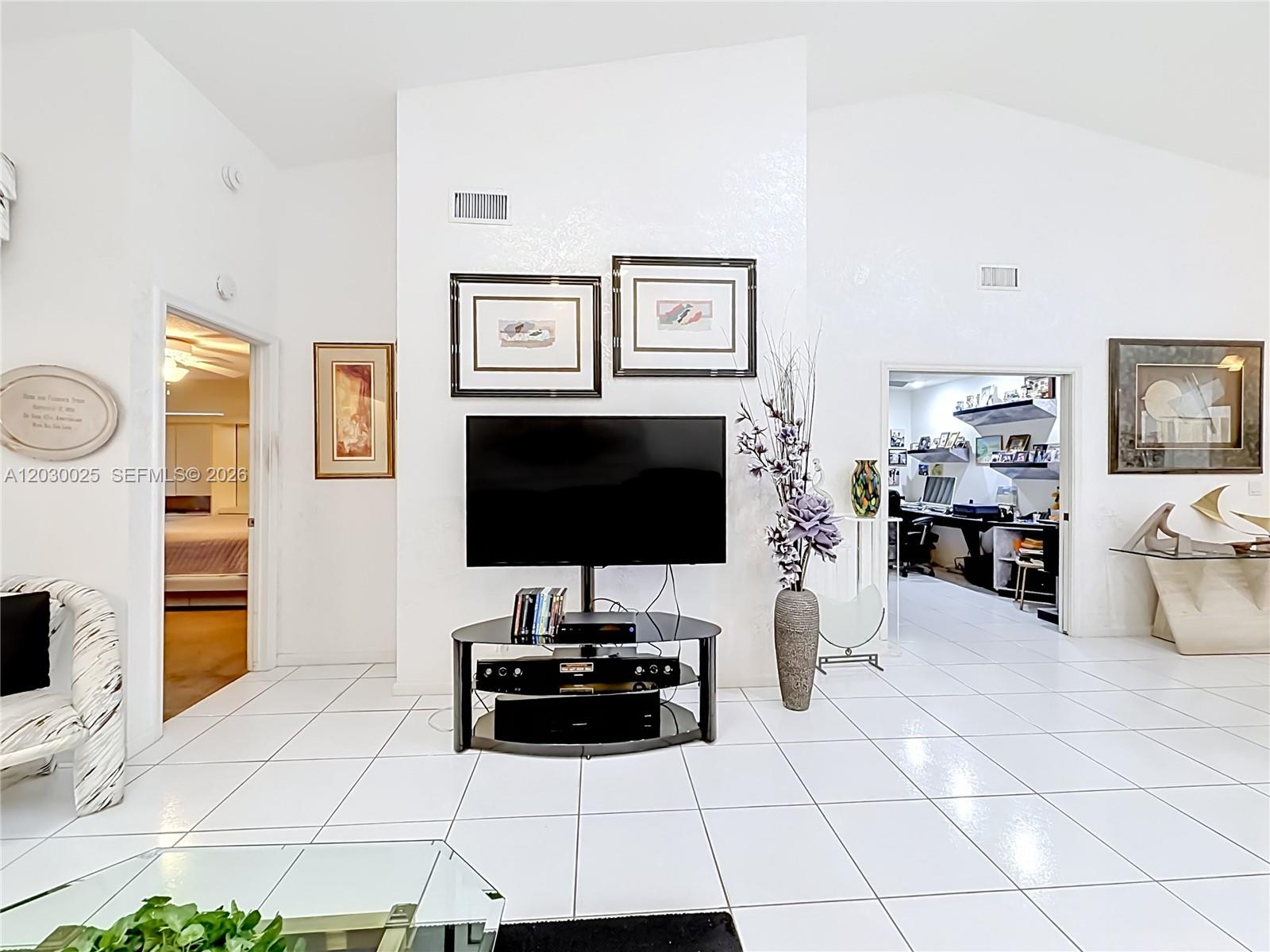 5591 Royal Lake Circle