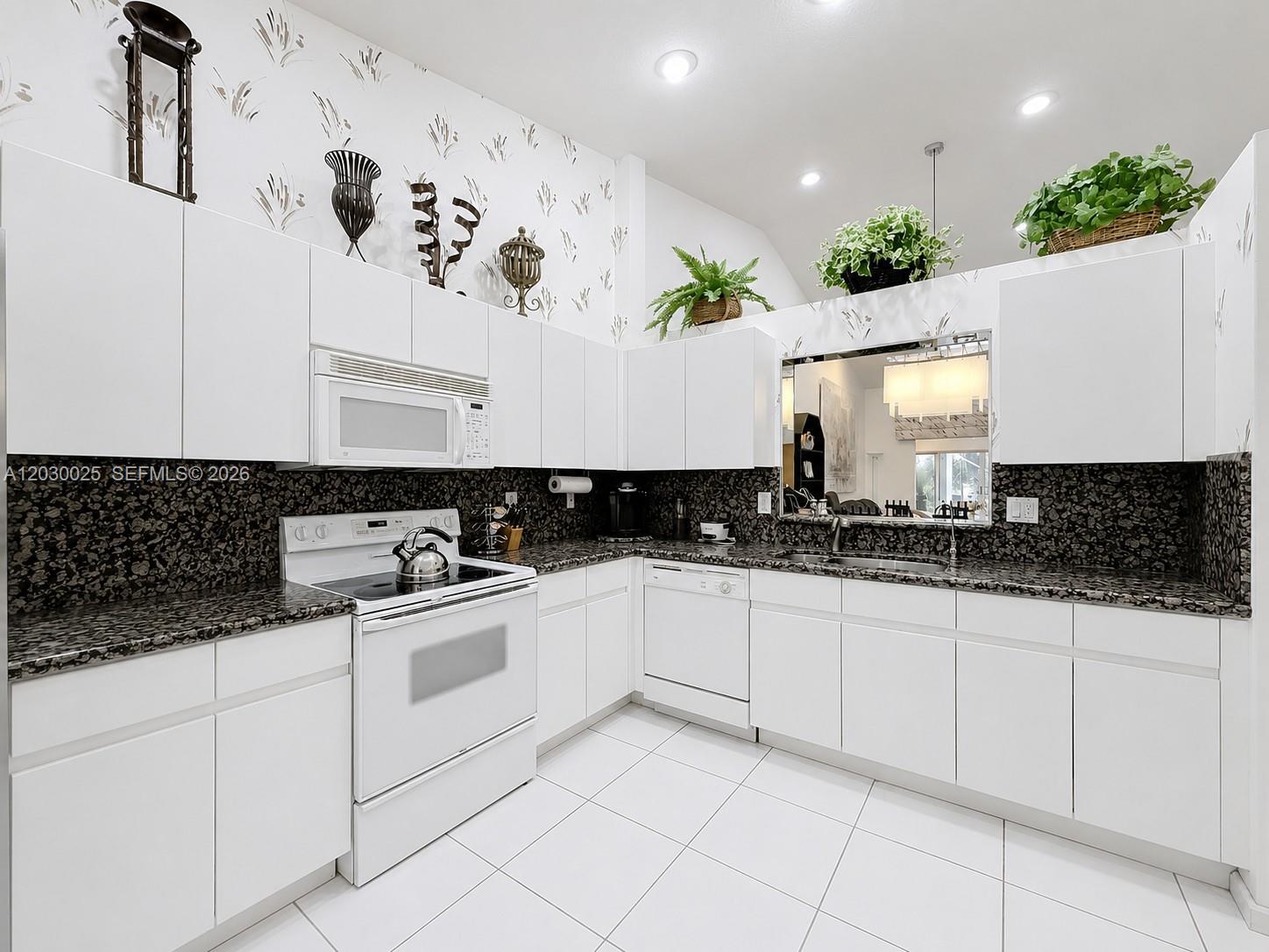 5591 Royal Lake Circle