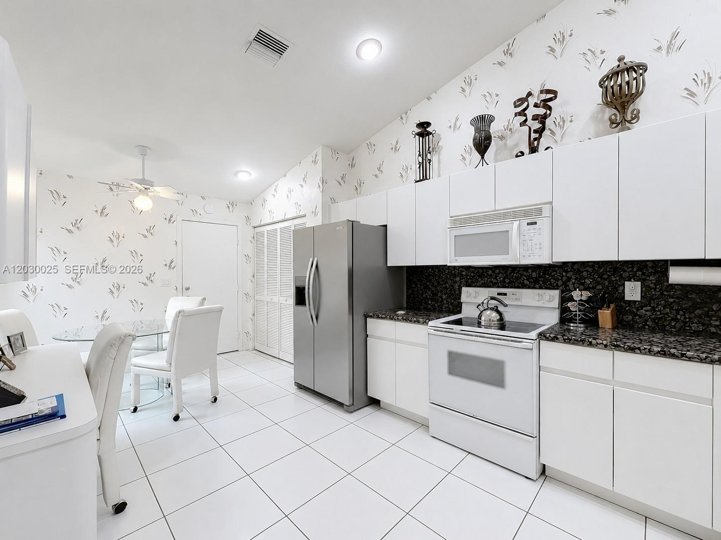5591 Royal Lake Circle