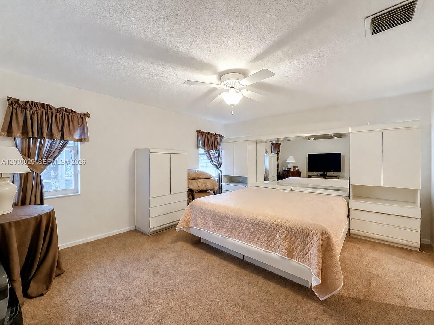 5591 Royal Lake Circle