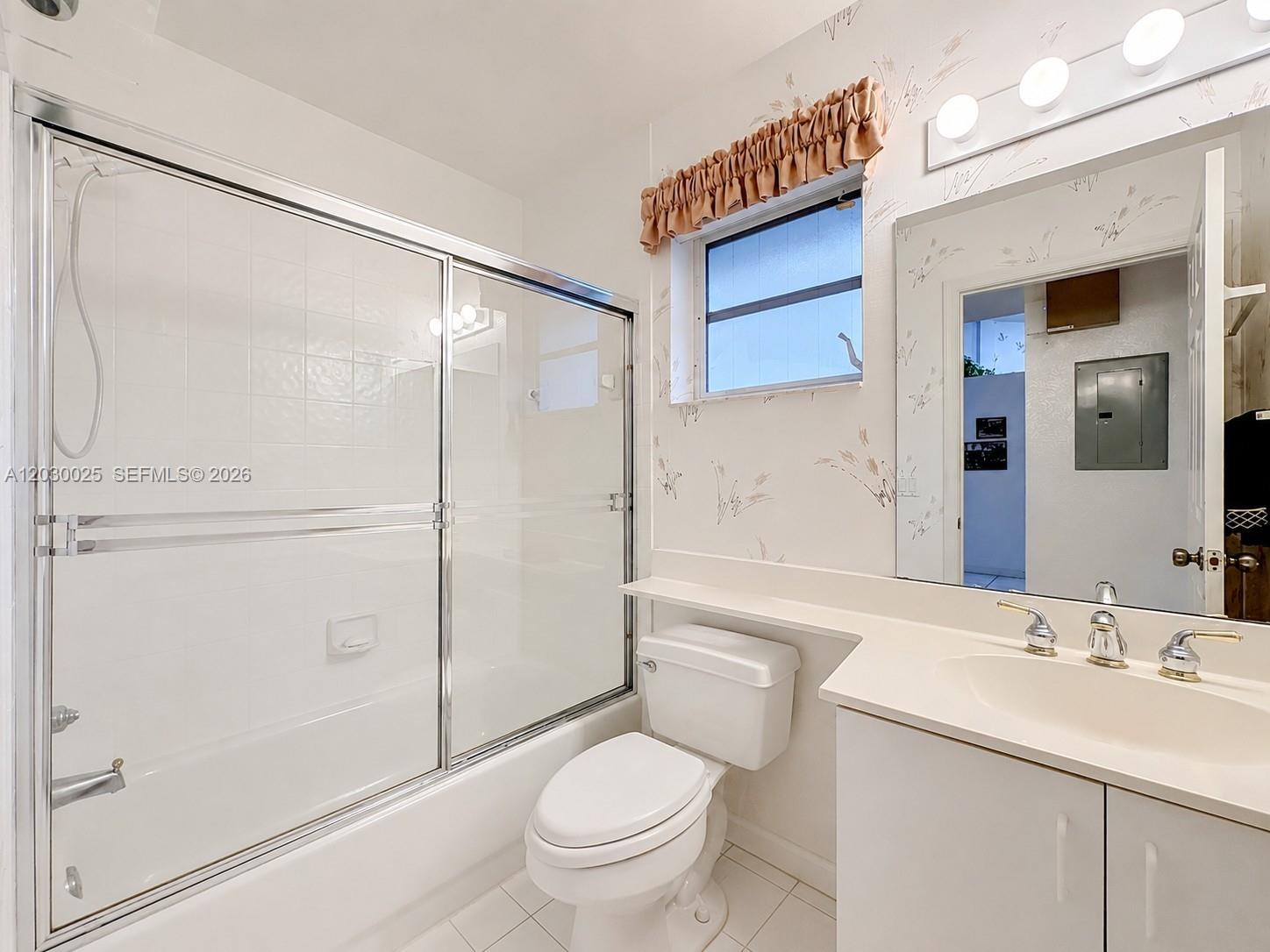 5591 Royal Lake Circle