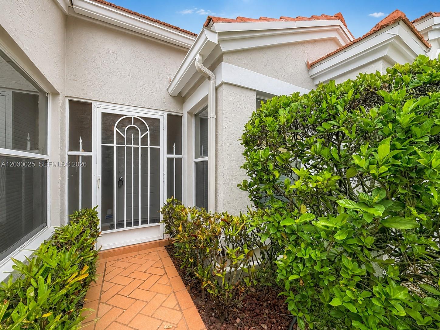 5591 Royal Lake Circle