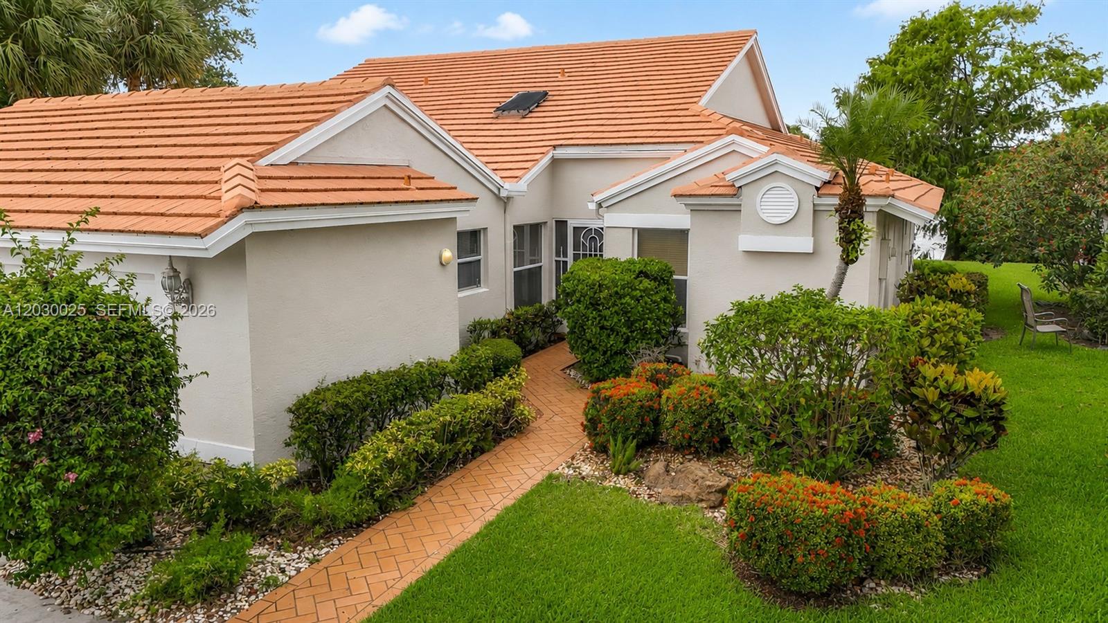5591 Royal Lake Circle