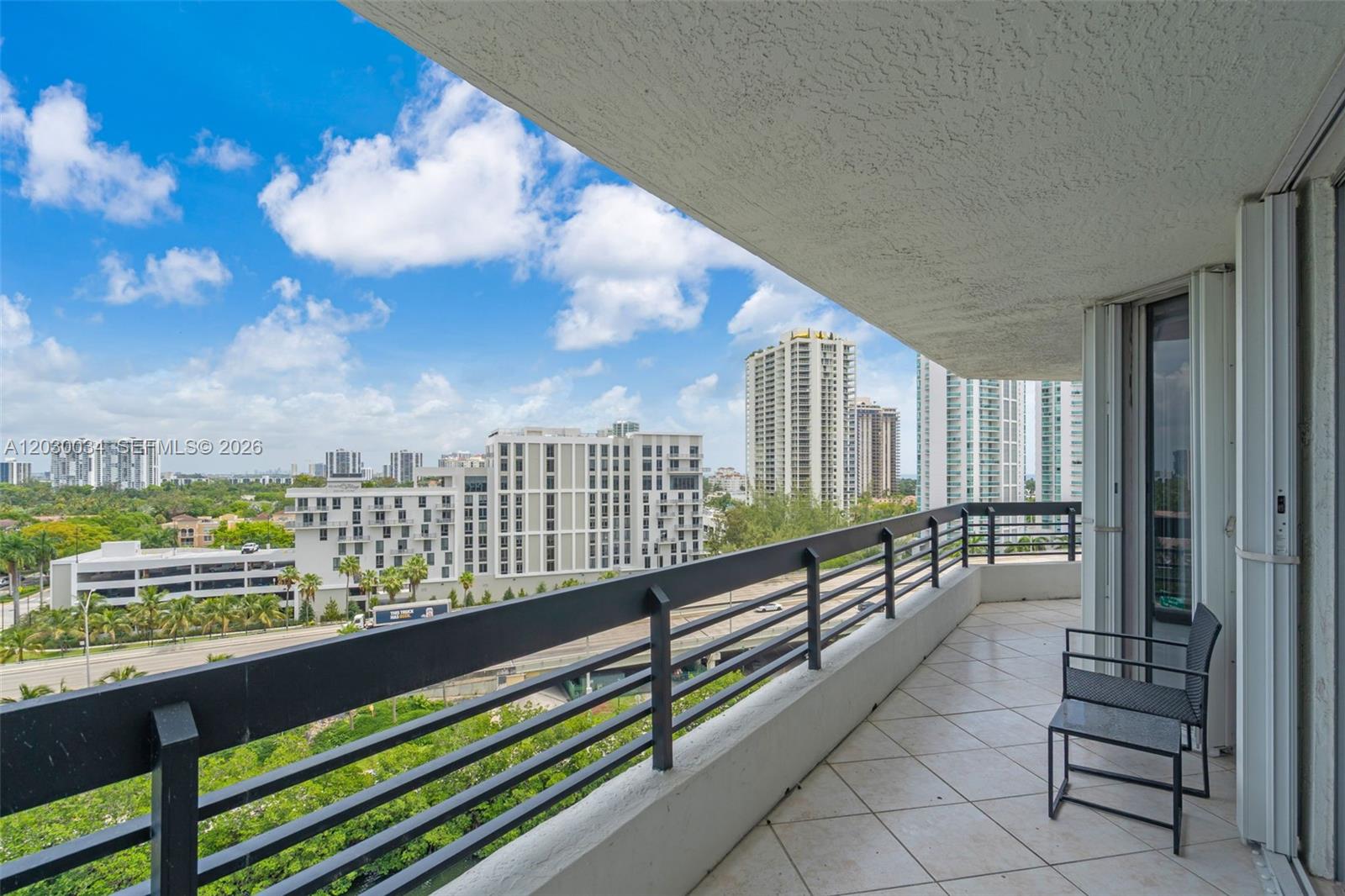 3500 Mystic Pointe Drive