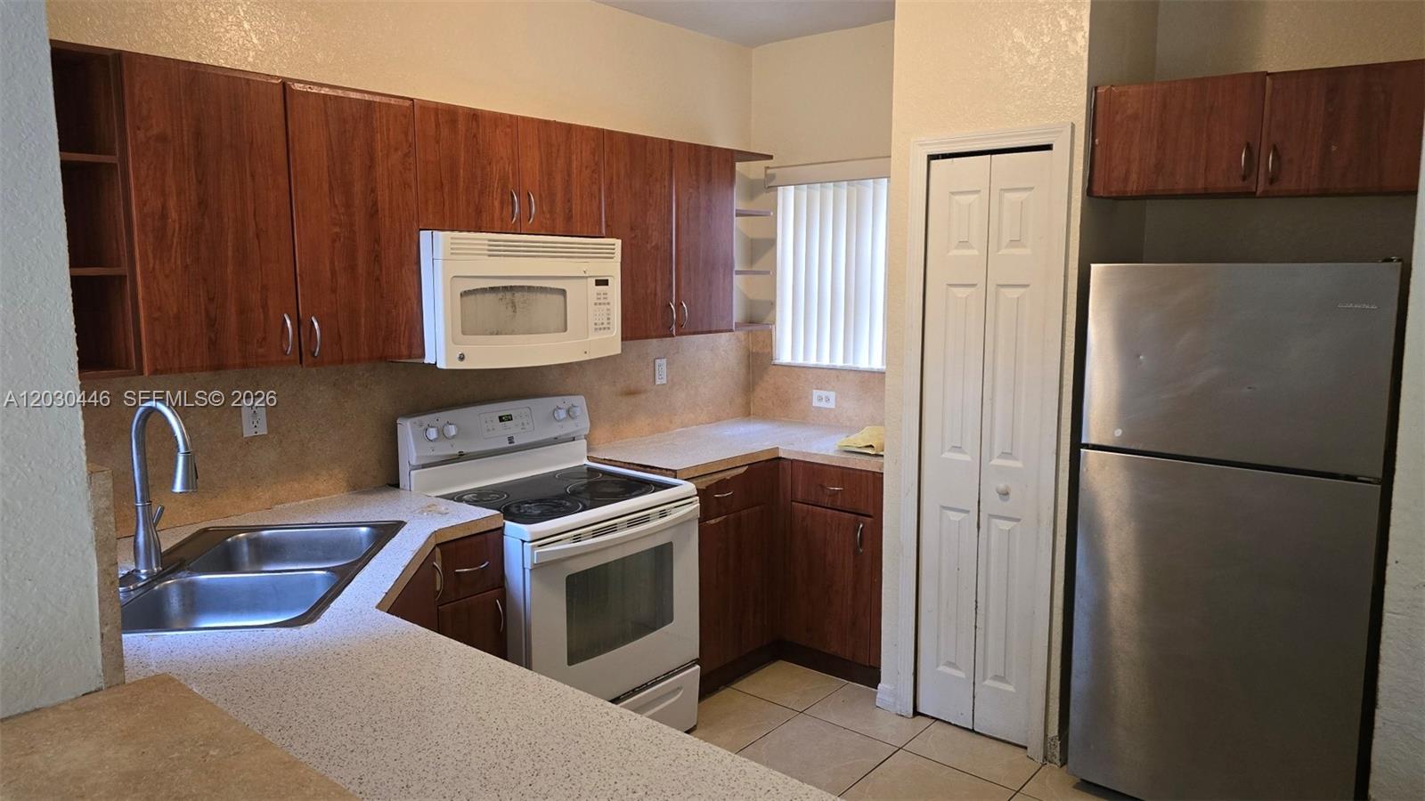 671 SW 10th Street