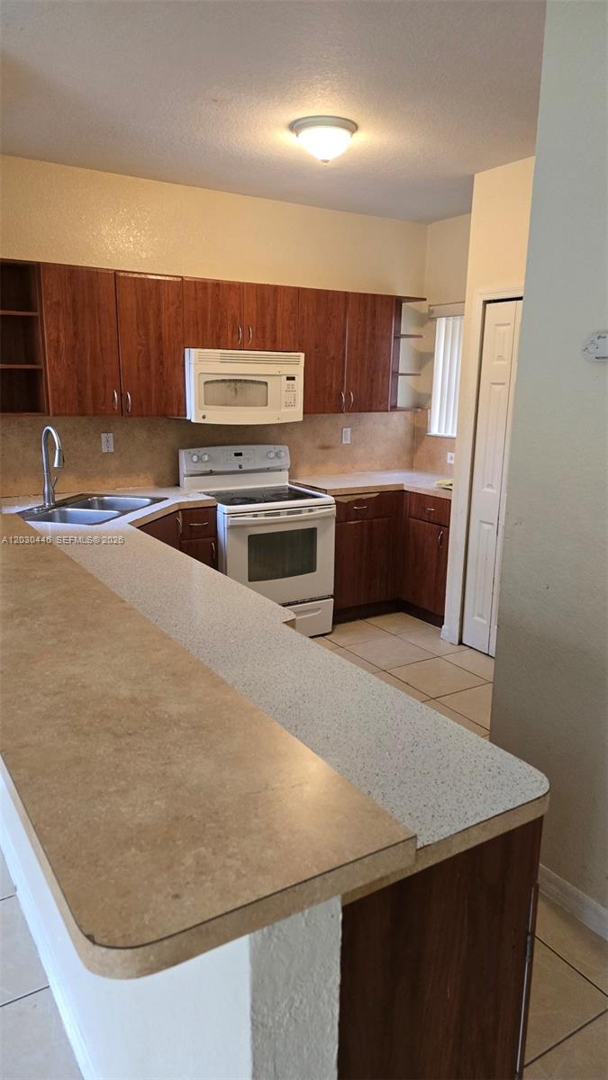 671 SW 10th Street