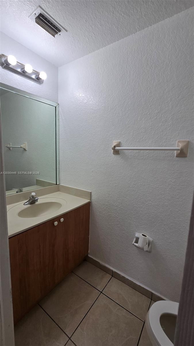 671 SW 10th Street