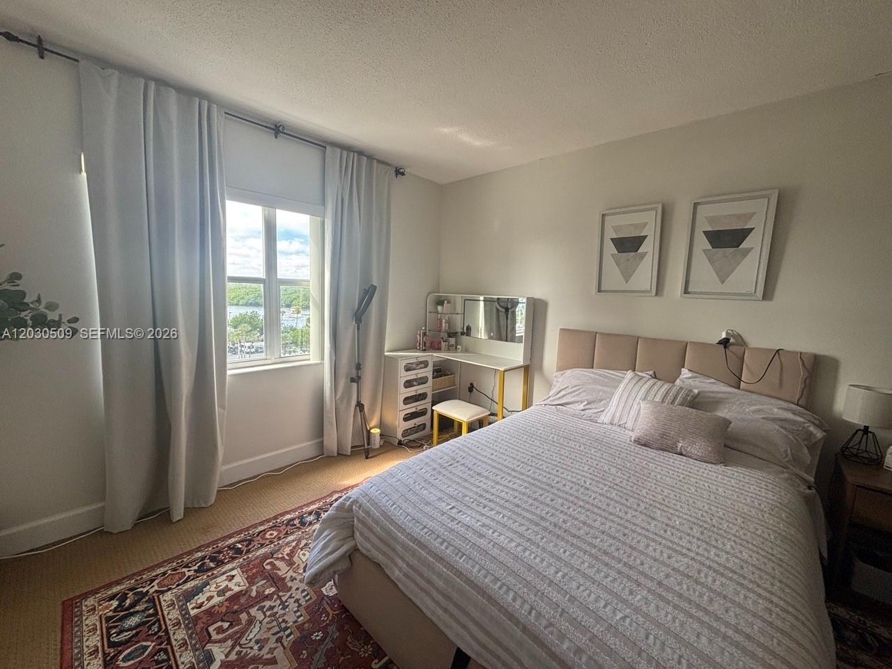 400 Kings Point Drive