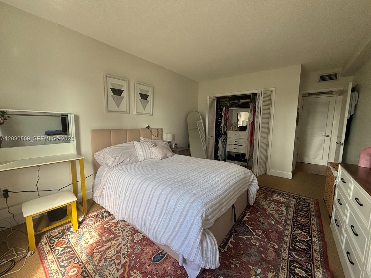 400 Kings Point Drive