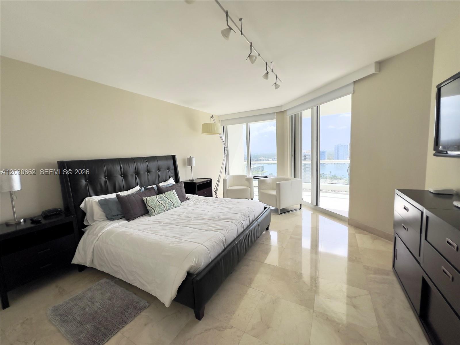7000 Island Boulevard