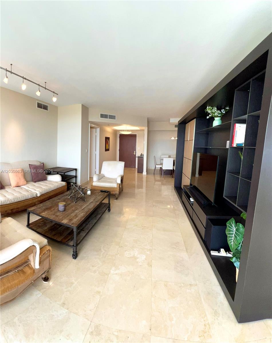 7000 Island Boulevard
