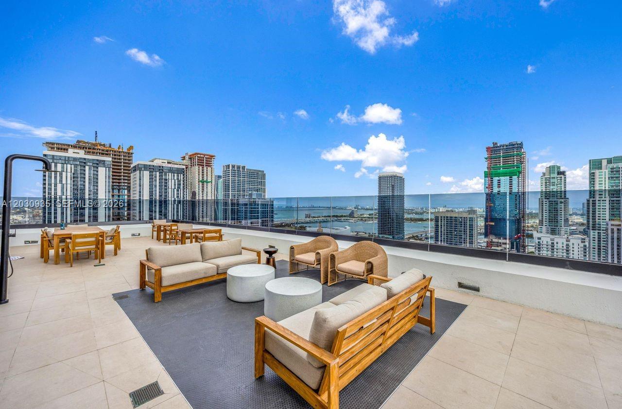 225 N Miami Avenue