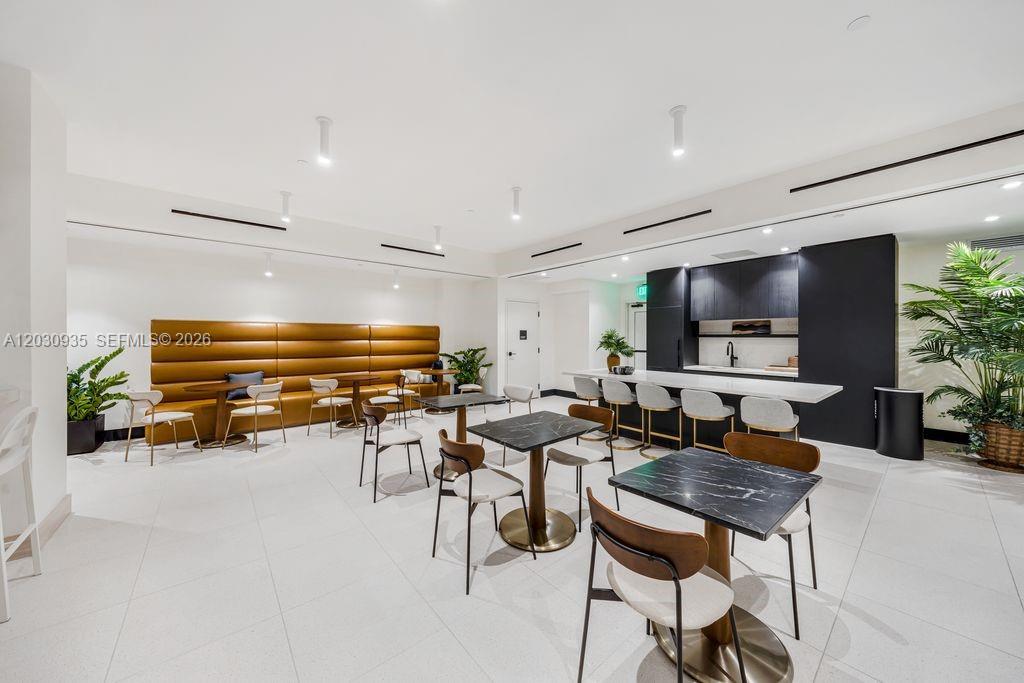 225 N Miami Avenue