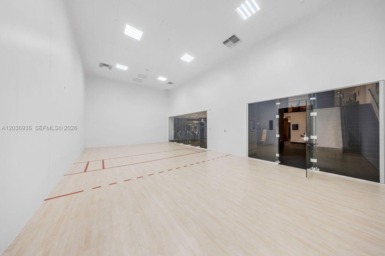 225 N Miami Avenue