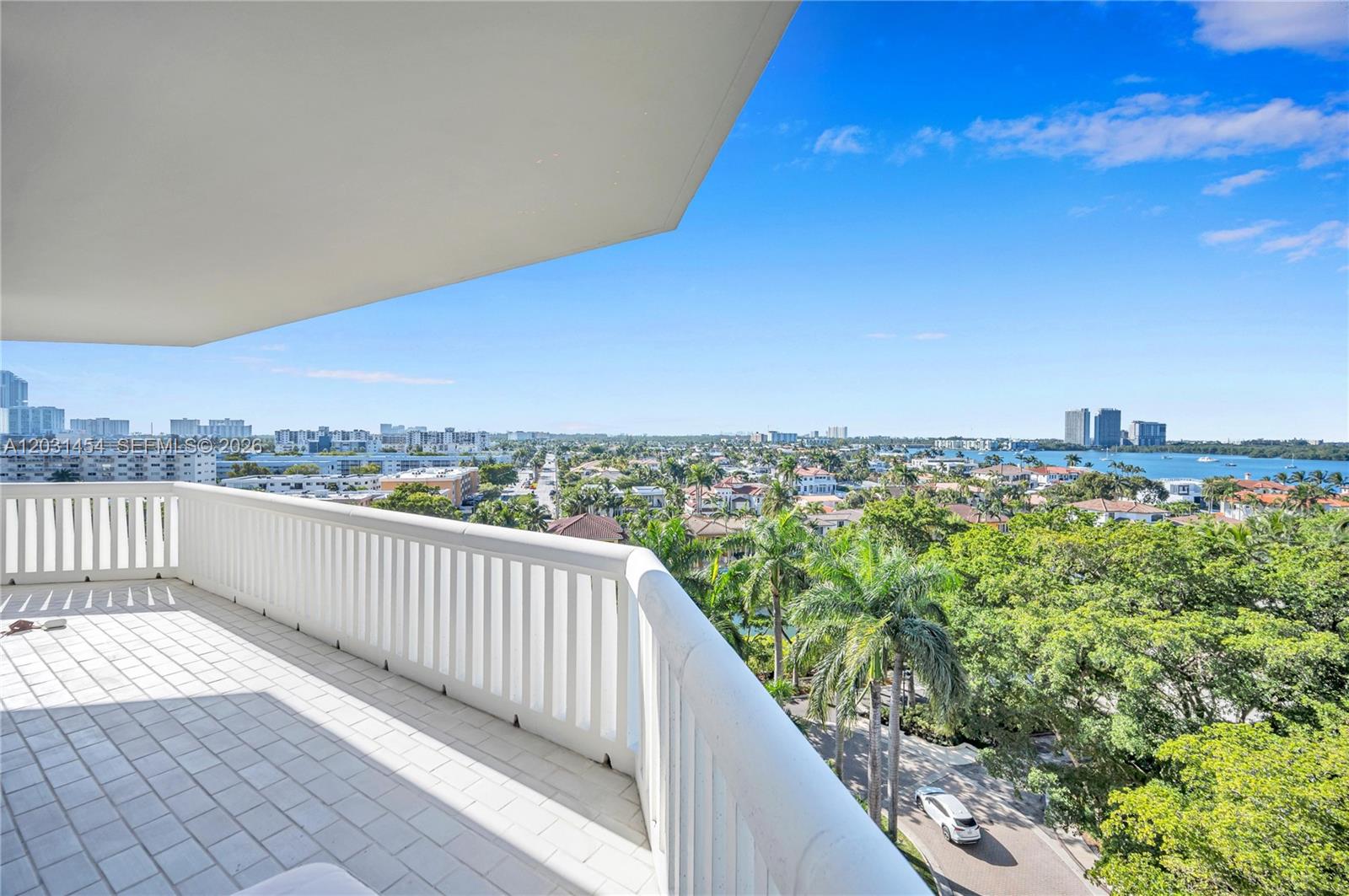 2000 Island Boulevard