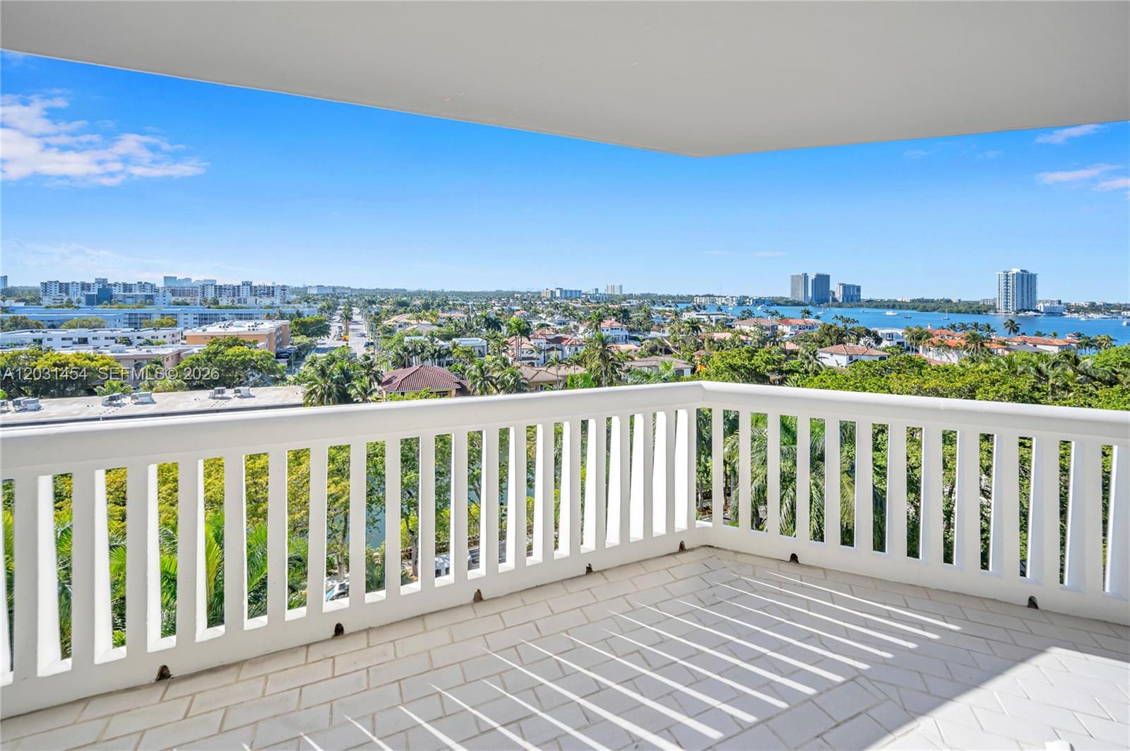 2000 Island Boulevard
