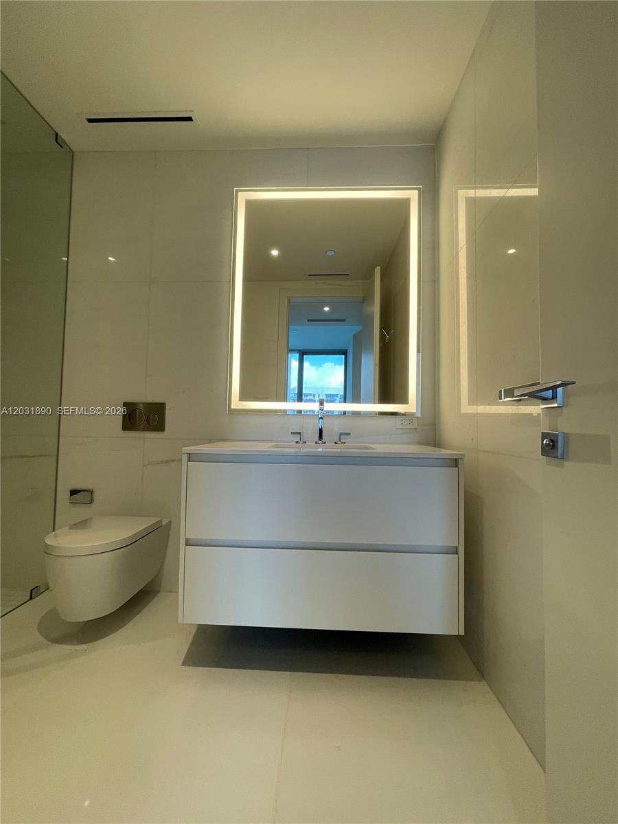 300 Biscayne Blvd Way