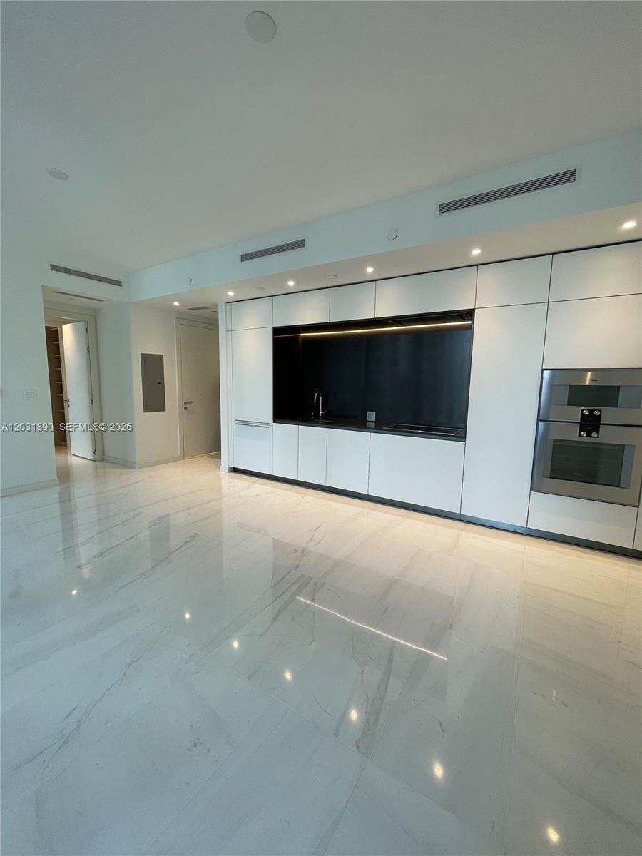 300 Biscayne Blvd Way