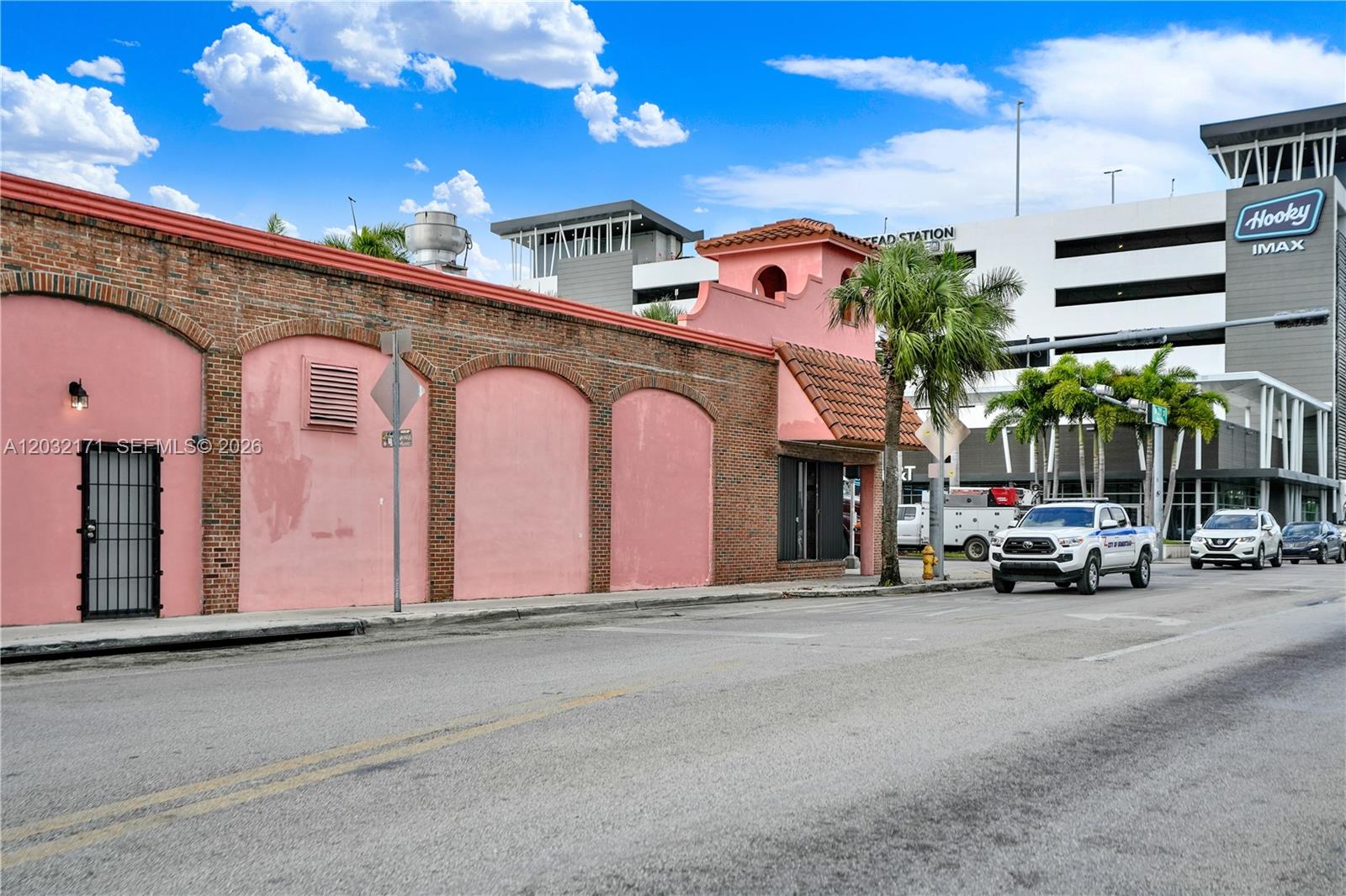 1 S Krome Avenue