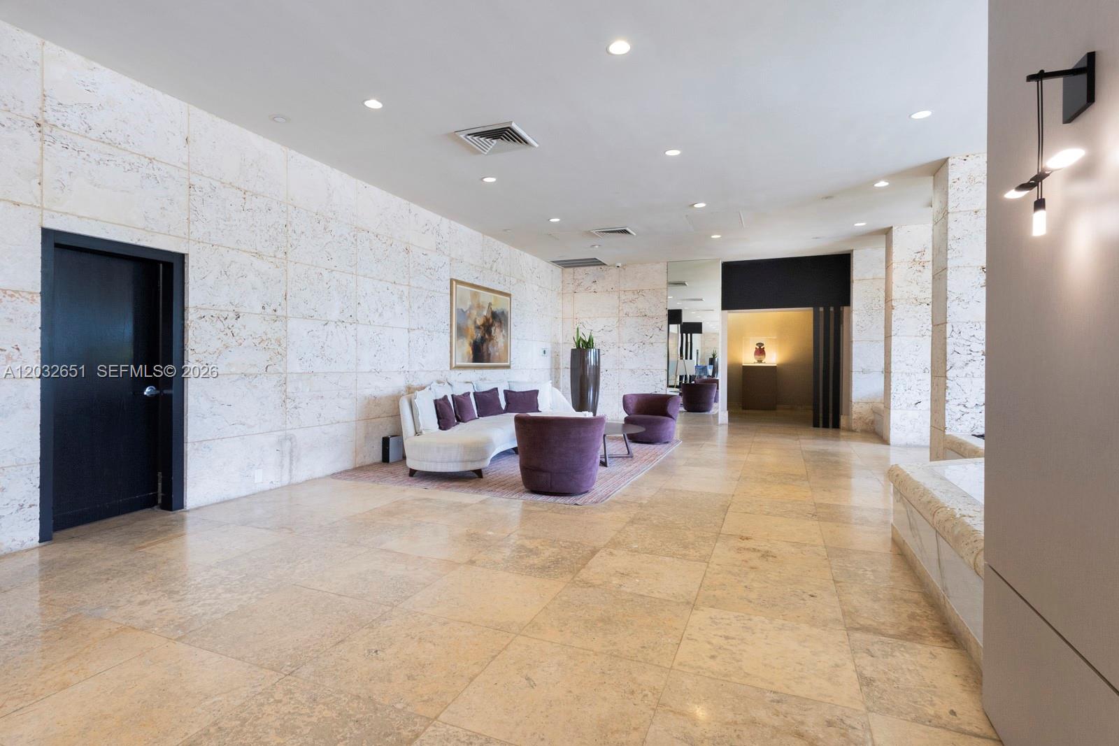 1000 W Island Boulevard