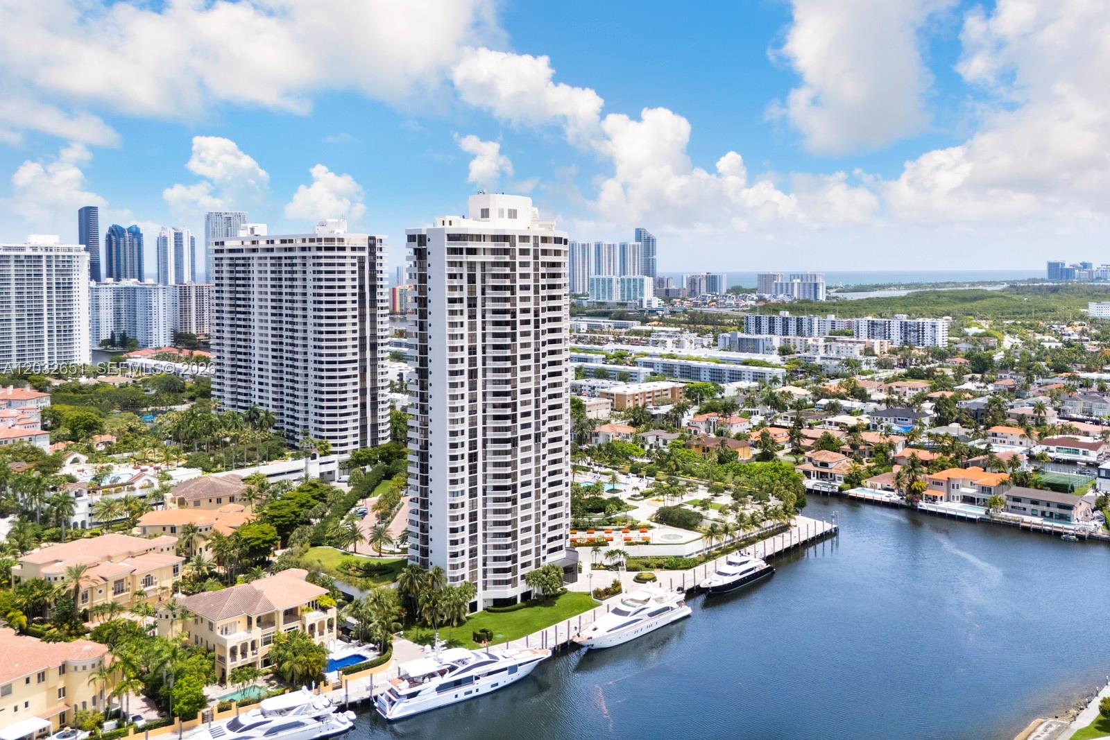 1000 W Island Boulevard