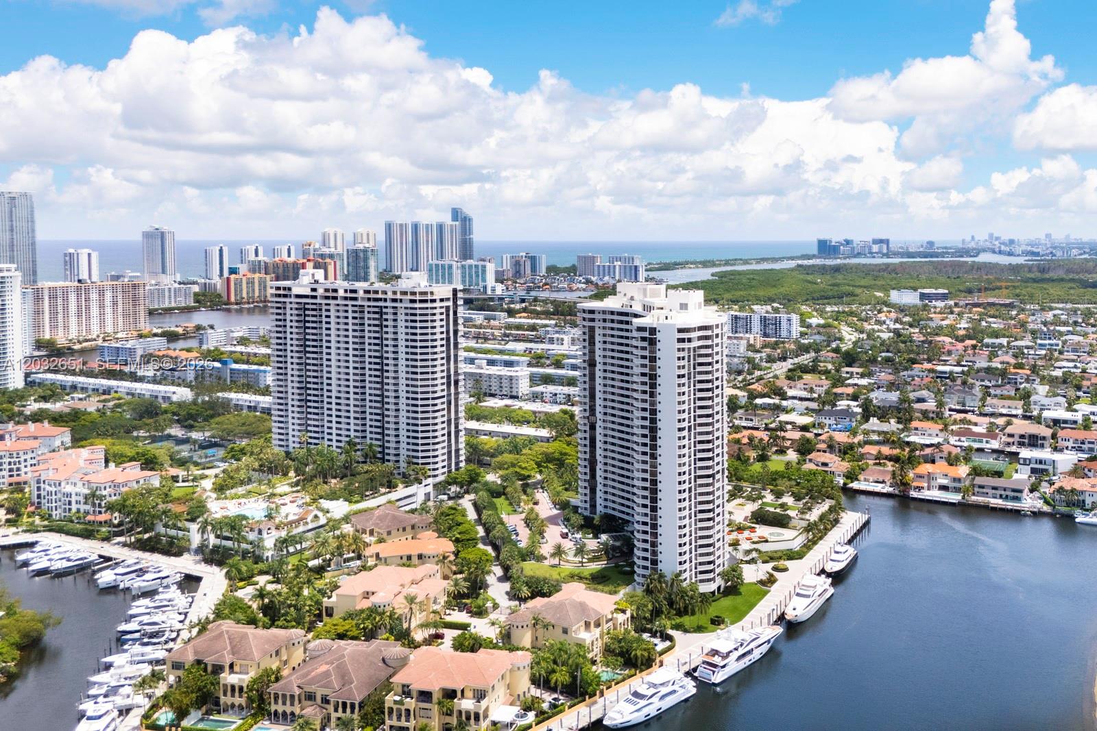 1000 W Island Boulevard