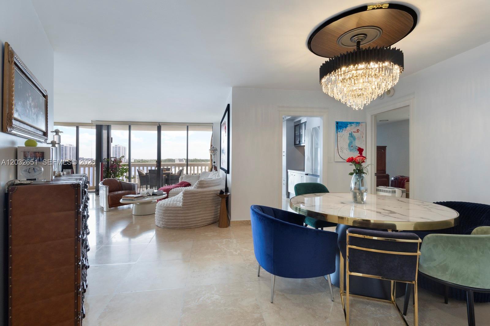 1000 W Island Boulevard