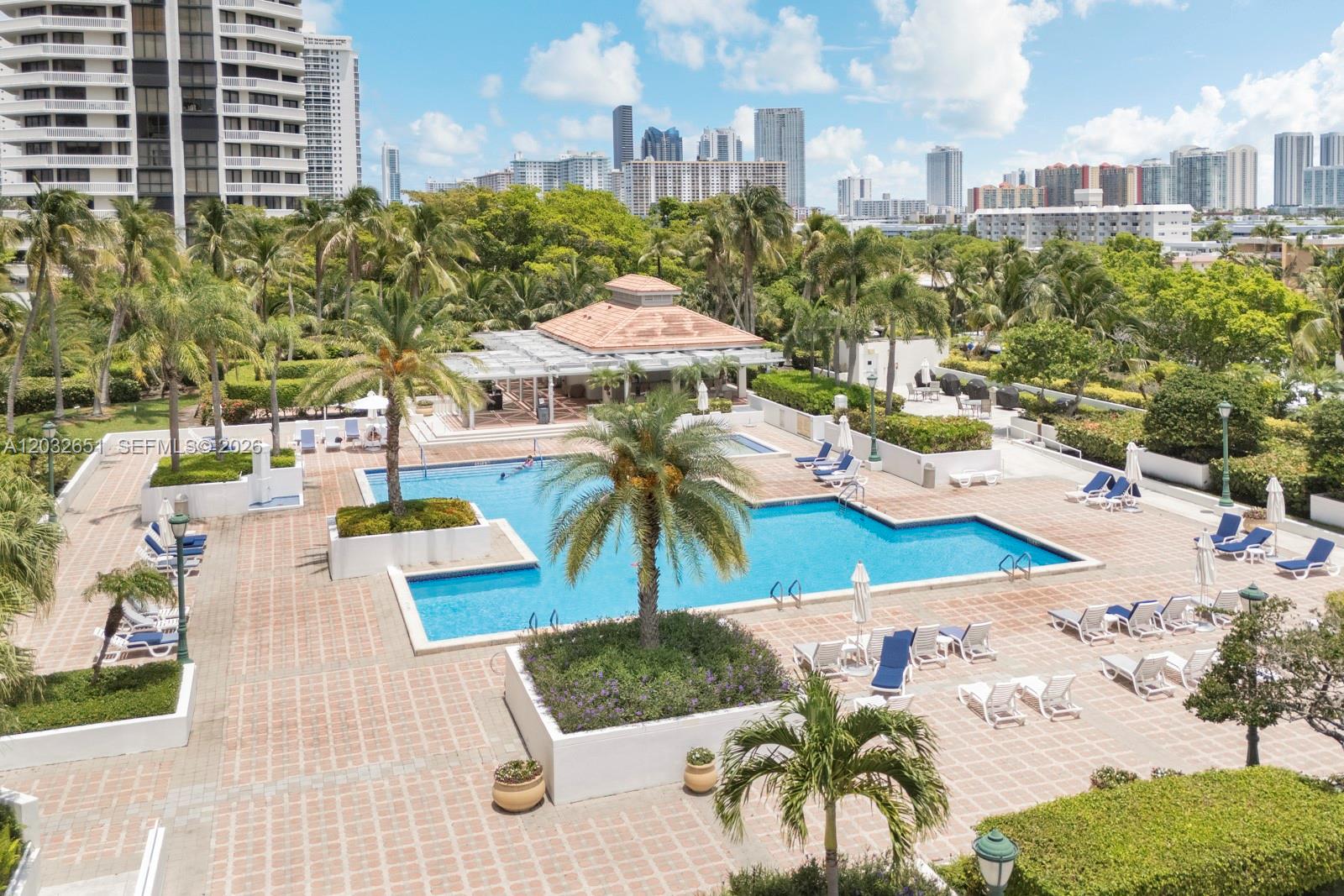 1000 W Island Boulevard