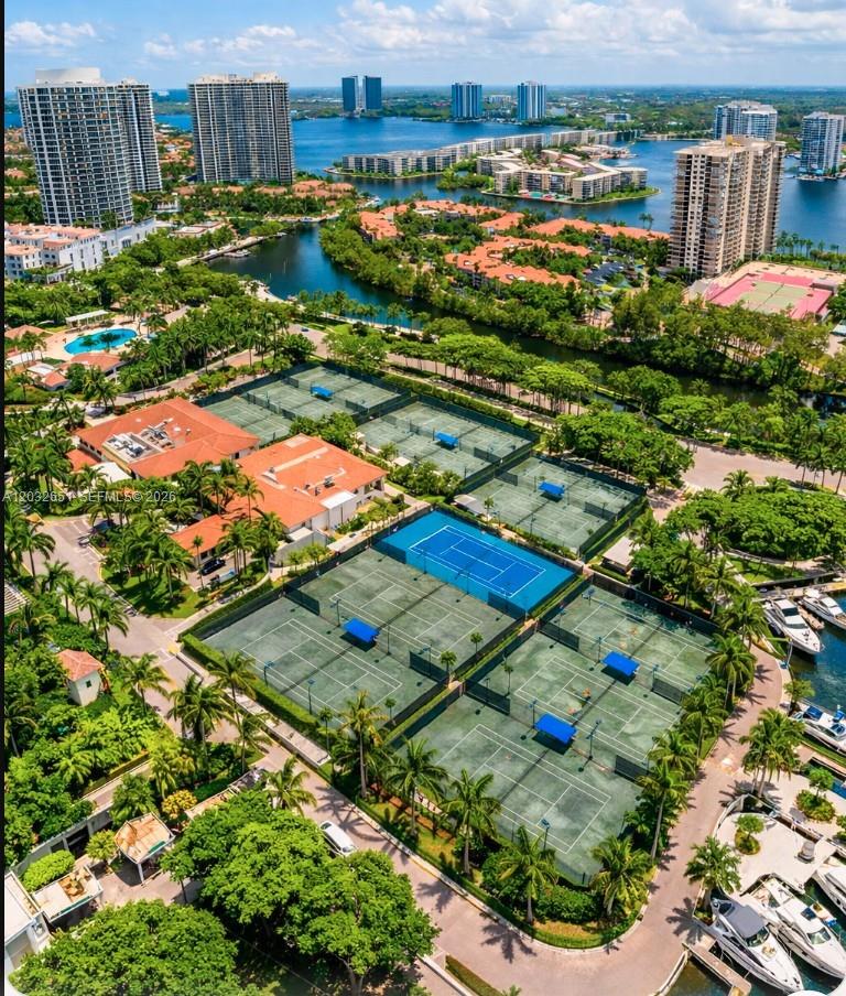 1000 W Island Boulevard