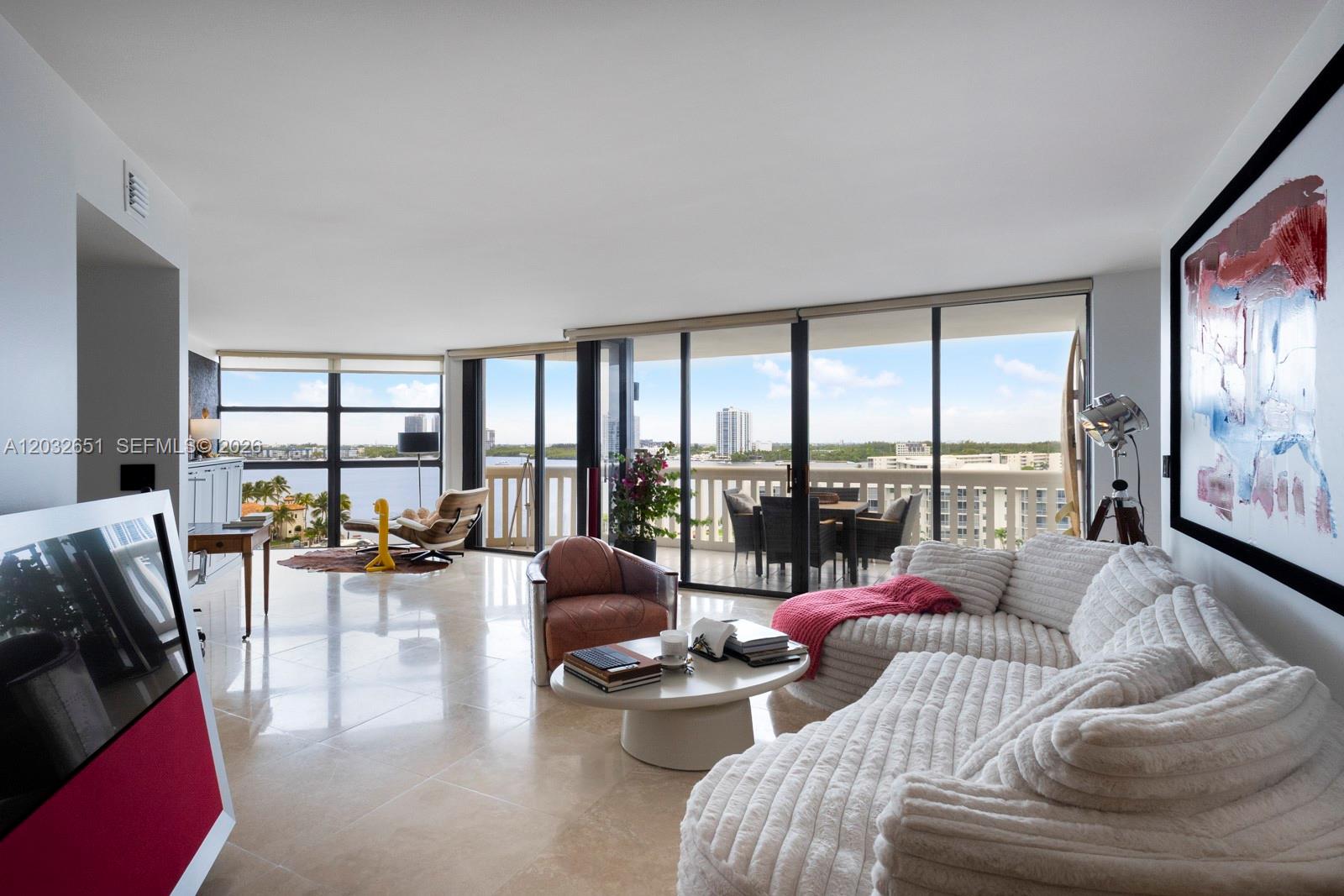 1000 W Island Boulevard