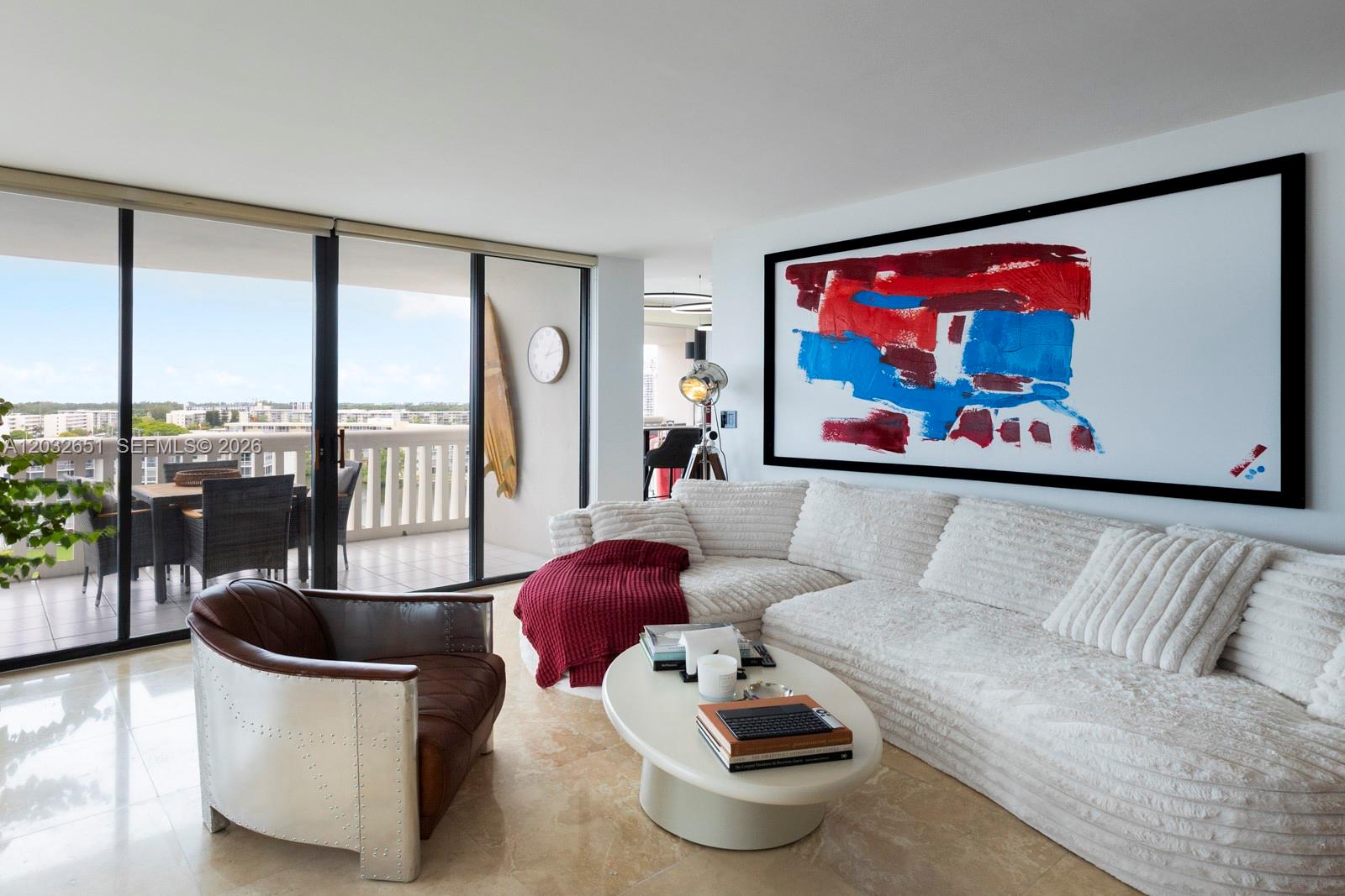 1000 W Island Boulevard