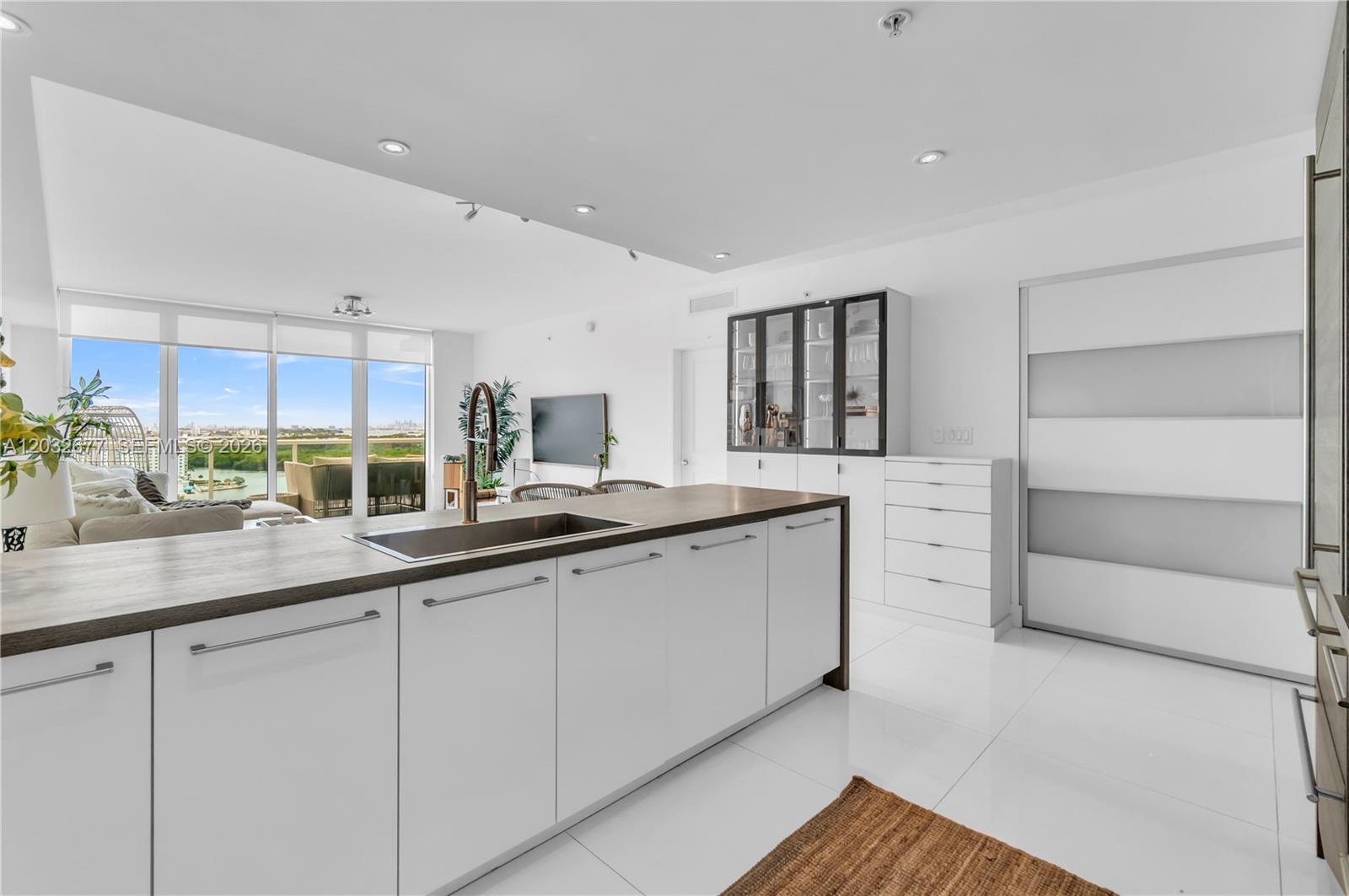 400 Sunny Isles Boulevard