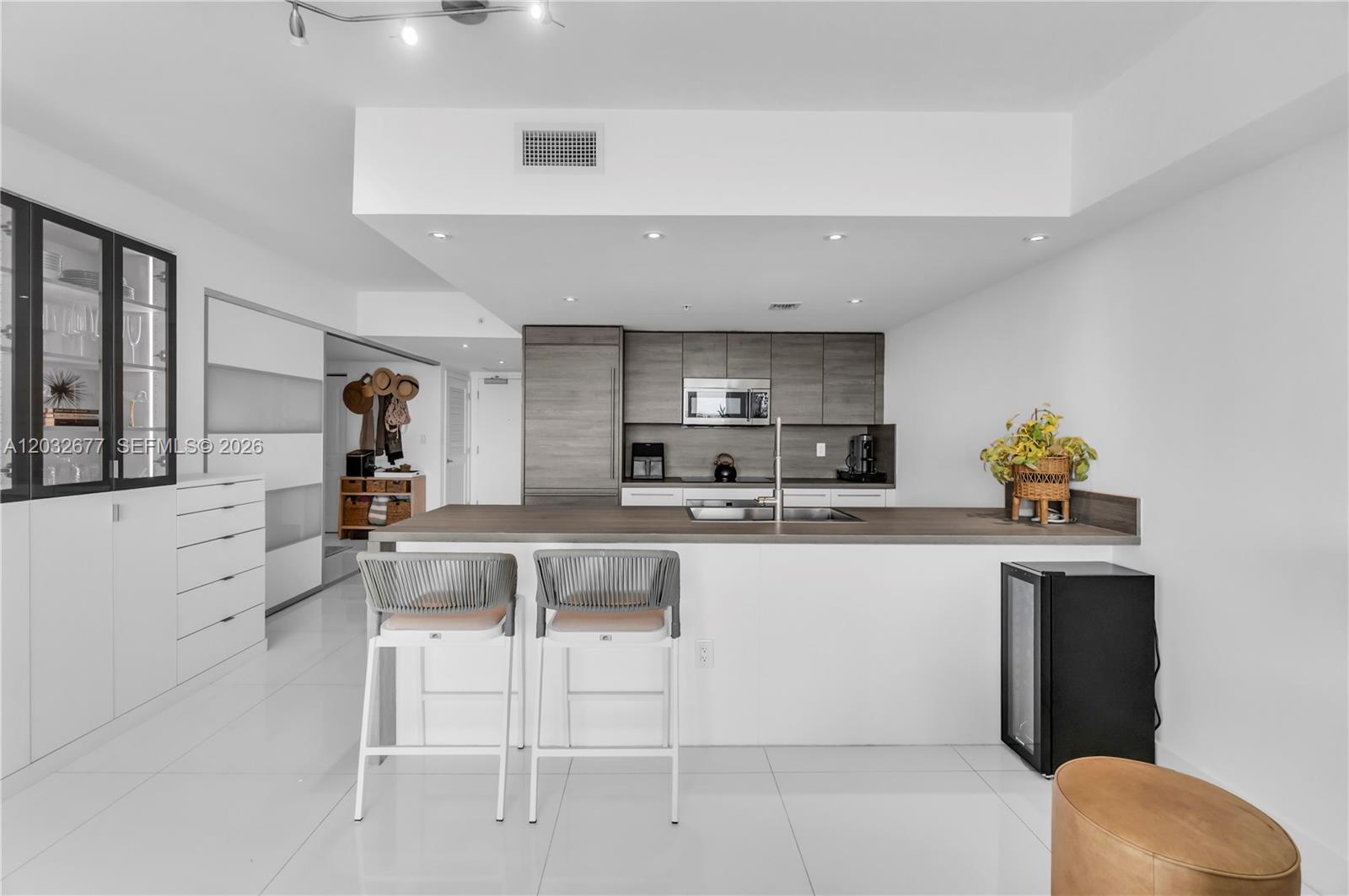 400 Sunny Isles Boulevard