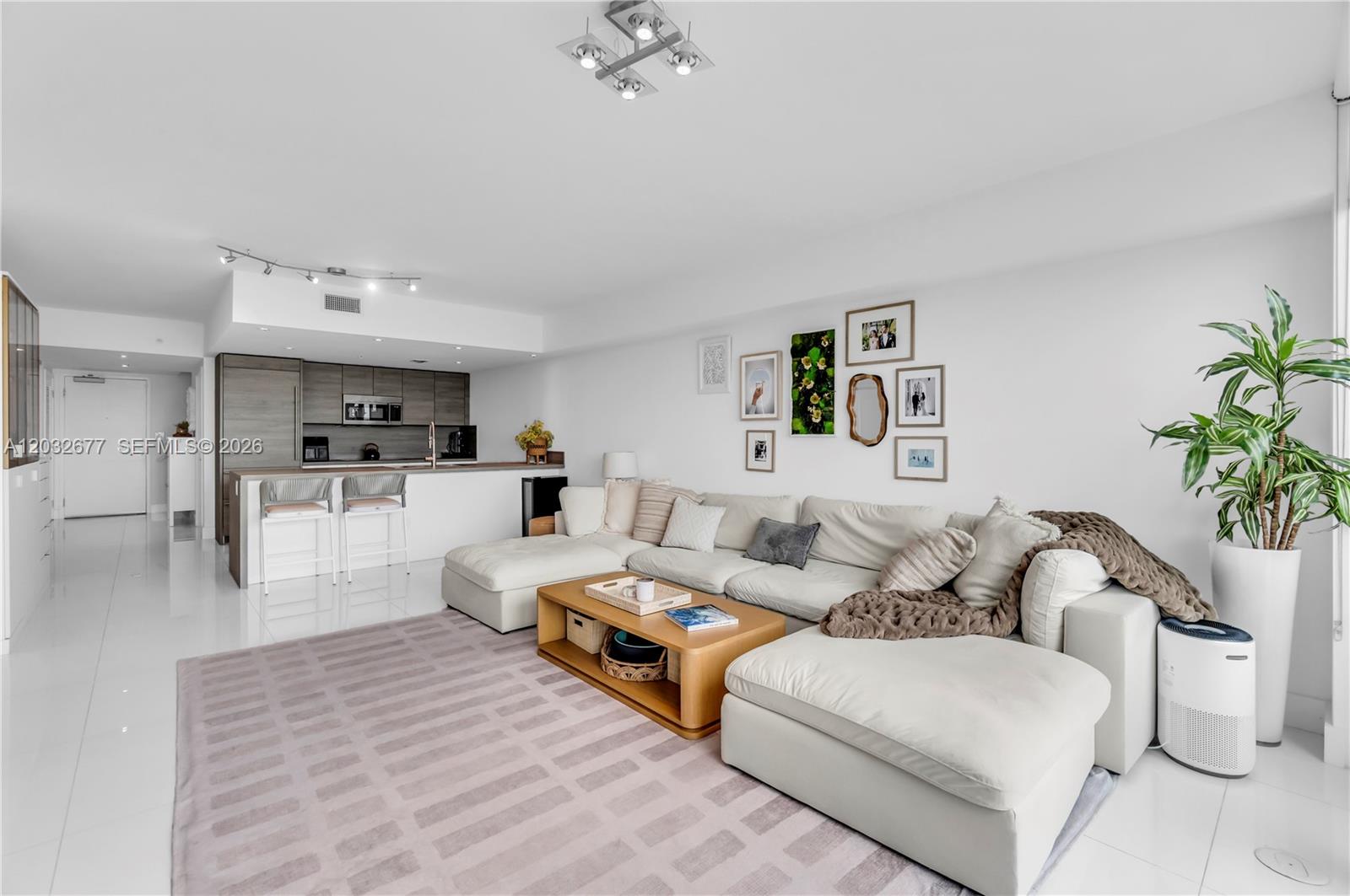 400 Sunny Isles Boulevard