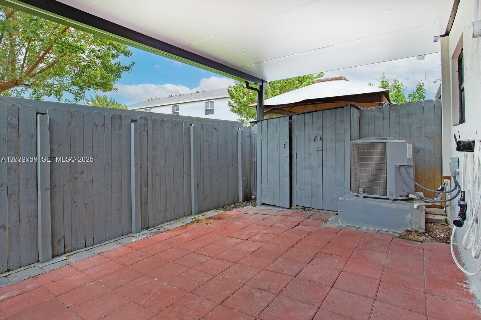 109 NE 3rd Court